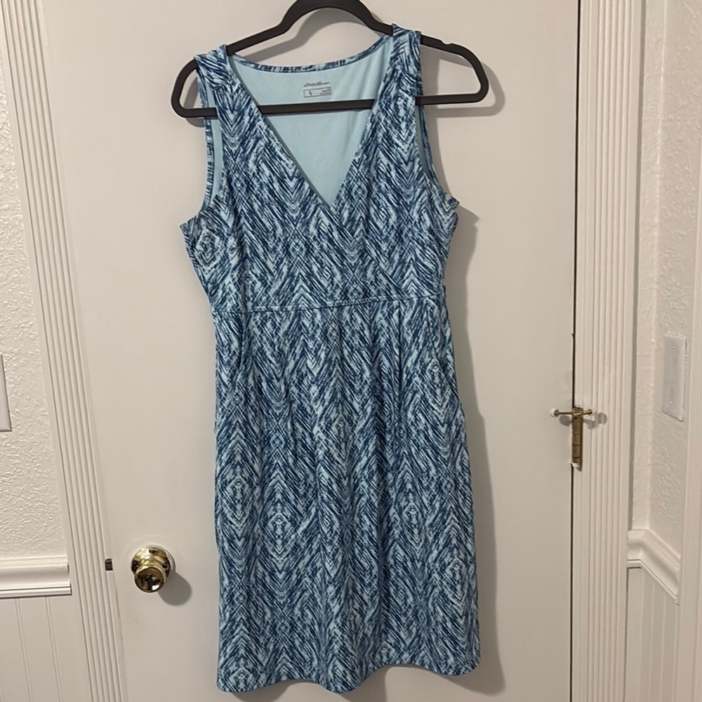 Eddie Bauer Blue and White Sleeveless V-Neck Sundress with Pockets.